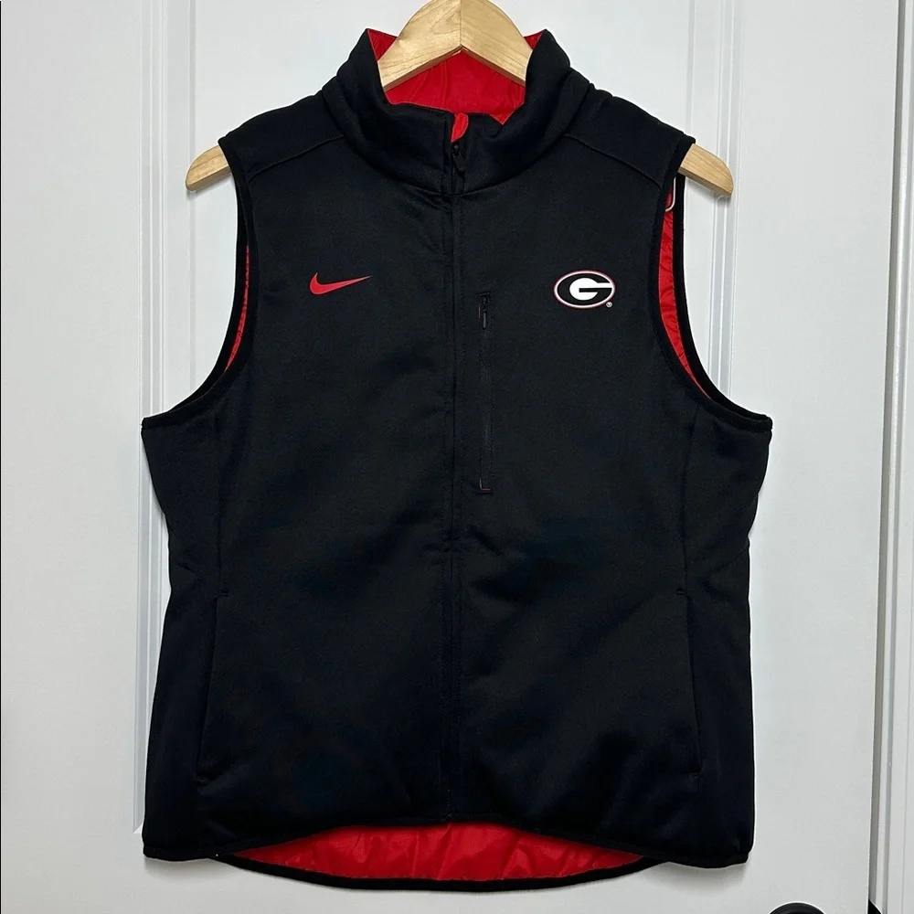 Nike Shield Women’s UGA Reversible Puffer Vest Red/Black L